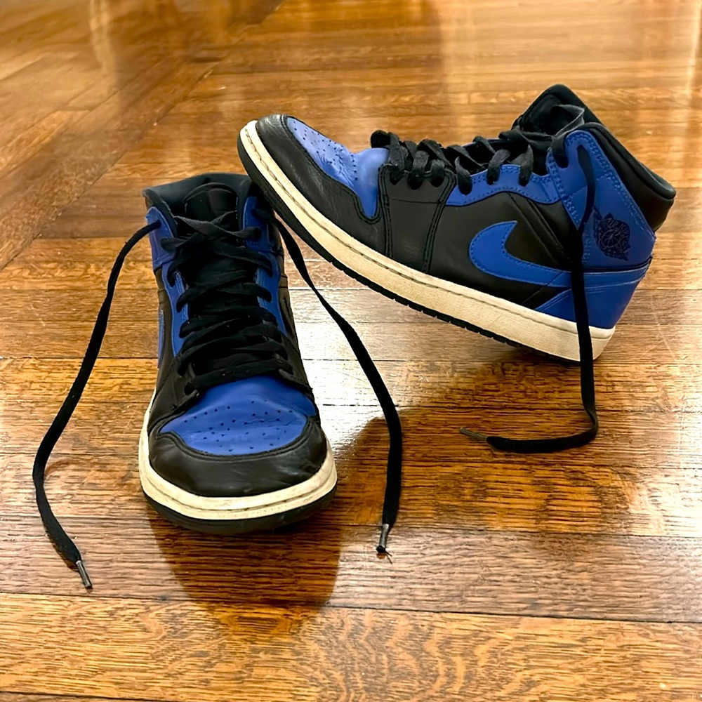 Jordan 1 Air Black and Blue Size 8